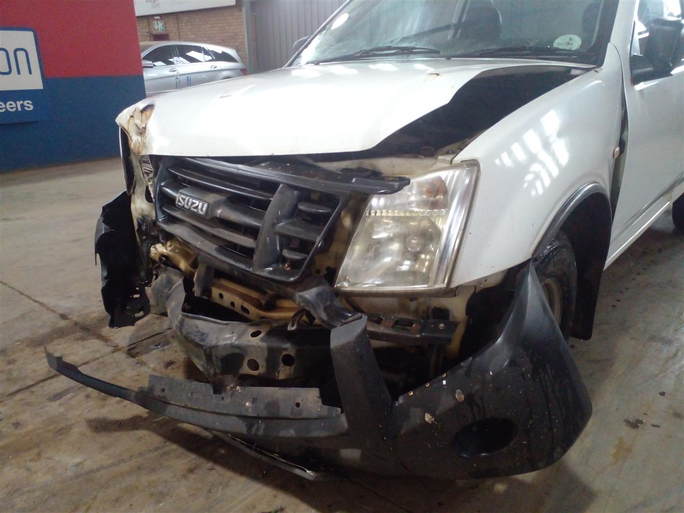 auction-nation-isuzu-kb-250-d-teq-fleetside-p-u-s-c-intro-2010-09