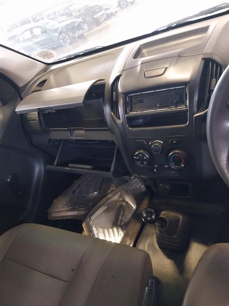 auction-nation-isuzu-250-kb-250