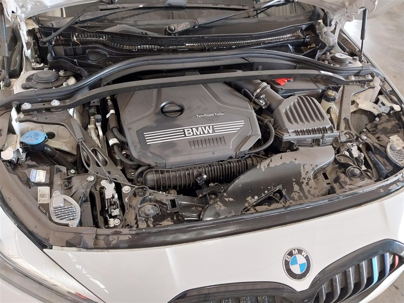 Auction Nation - BMW 128ti A/T (F40)