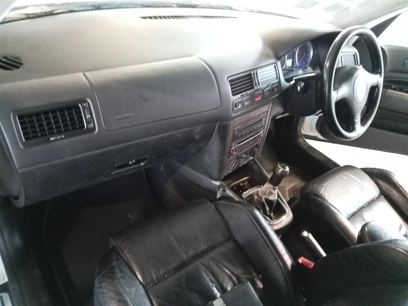 Auction Nation VOLKSWAGEN JETTA 4 1.6 COMFORTLINE