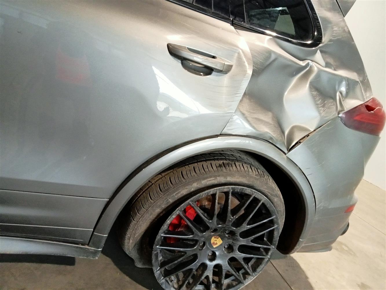 Auction Nation - PORSCHE CAYENNE GTS TIP (E2 GEN II)