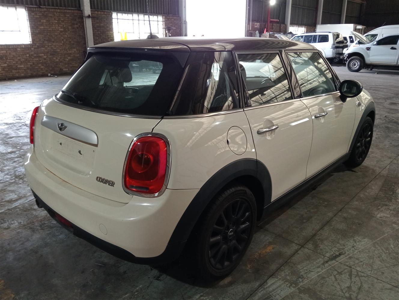 Mini Intor Auction Nation - MINI COOPER 5DR (XS52) (INTRO 2014-10)