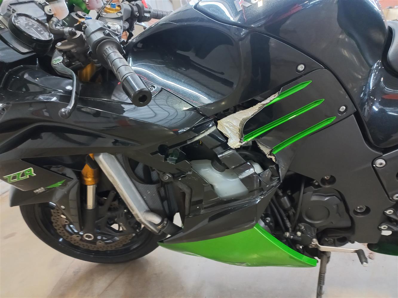 Auction Nation - KAWASAKI ZZR 1400 ABS
