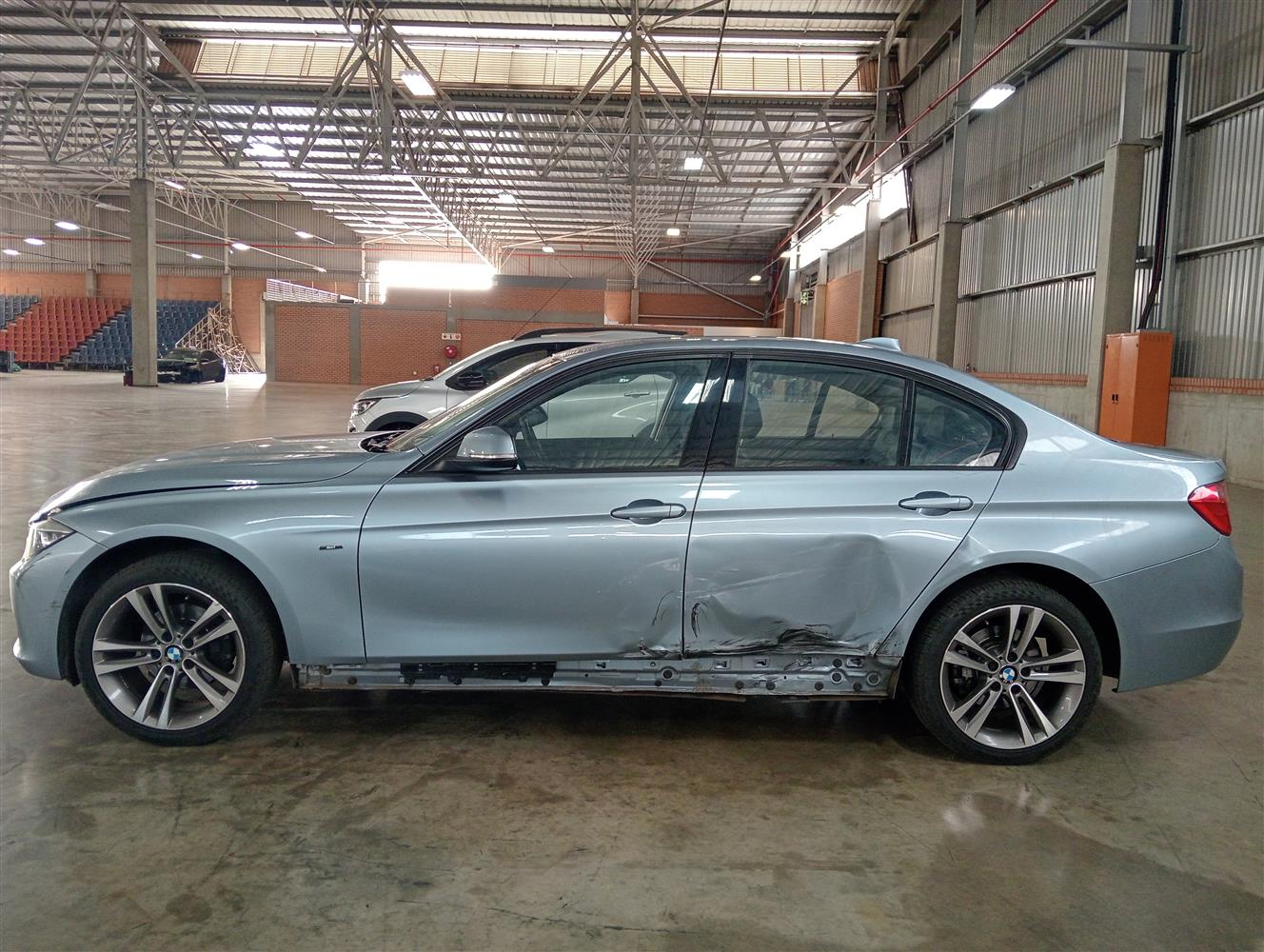 Auction Nation - BMW 320I SERIES