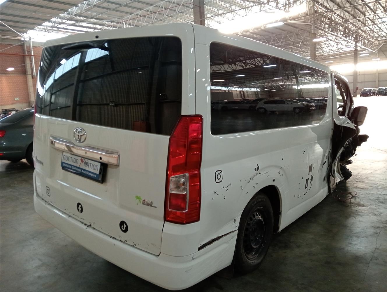 Toyota Quantum Rear Auction Nation - TOYOTA QUANTUM 2.8 GL 11 SEAT