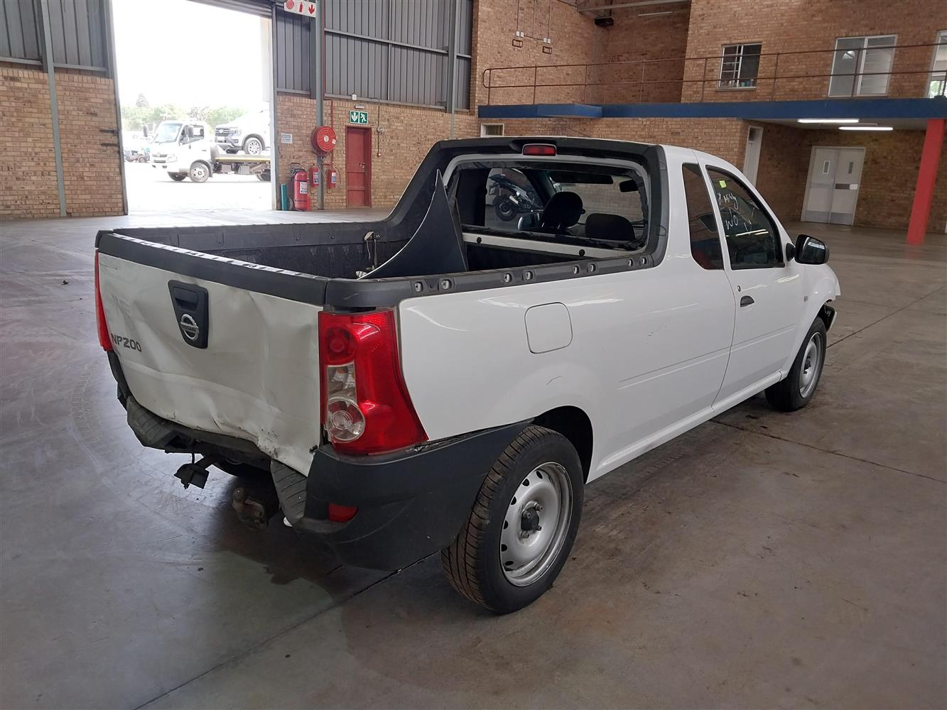 Np200 Rear Window Auction Nation - NISSAN NP200