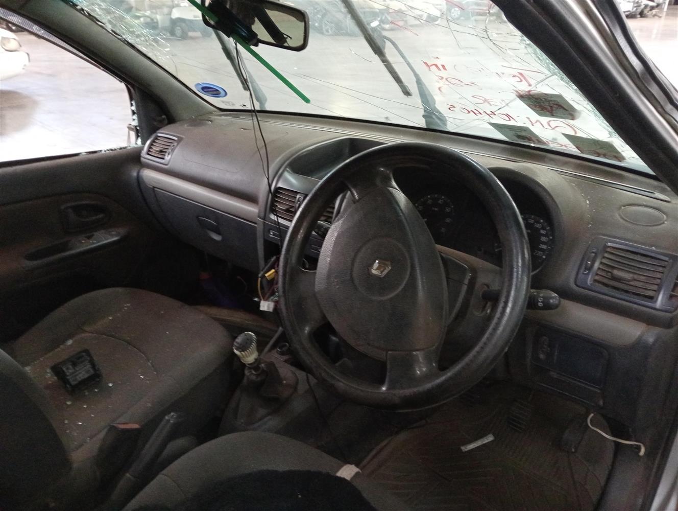 Auction Nation - RENAULT CLIO 1.2 VA VA VOOM (62004 122006)