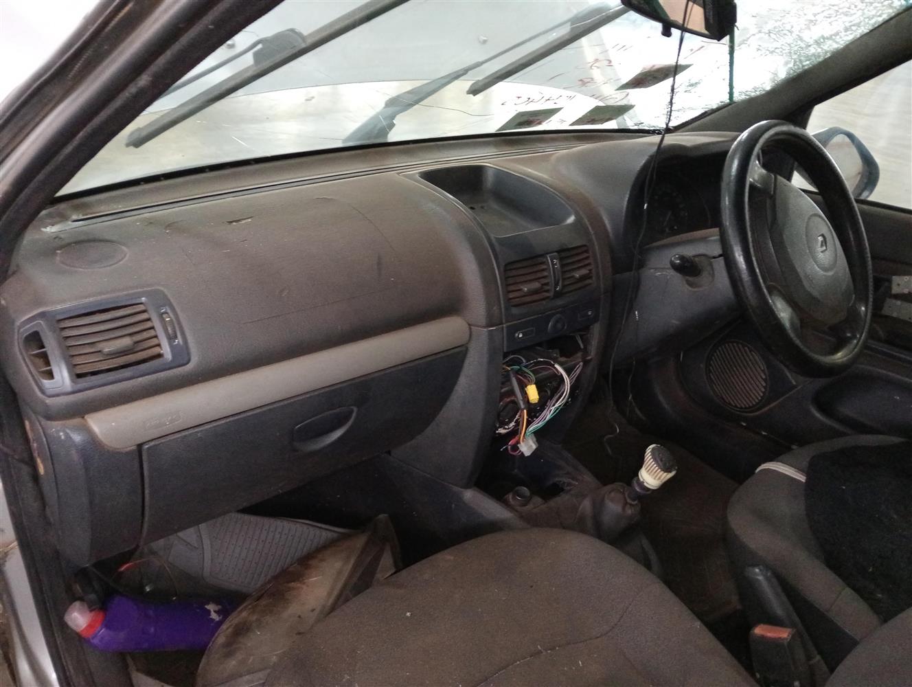 Auction Nation - RENAULT CLIO 1.2 VA VA VOOM (62004 122006)