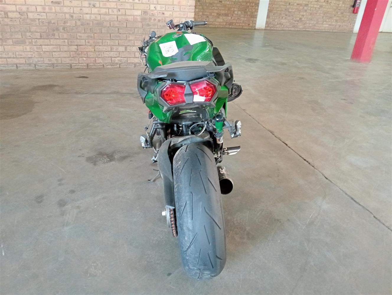 Auction Nation - KAWASAKI H2 SX SE (ZX1002B) (INTRO 2018-03)