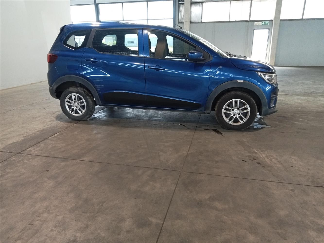 Auction Nation - RENAULT TRIBER 1.0 EXPRESSION / LIFE