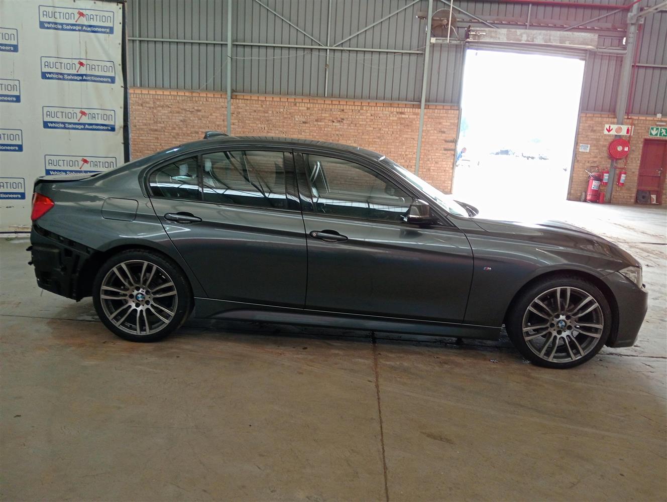 Auction Nation - BMW 320i