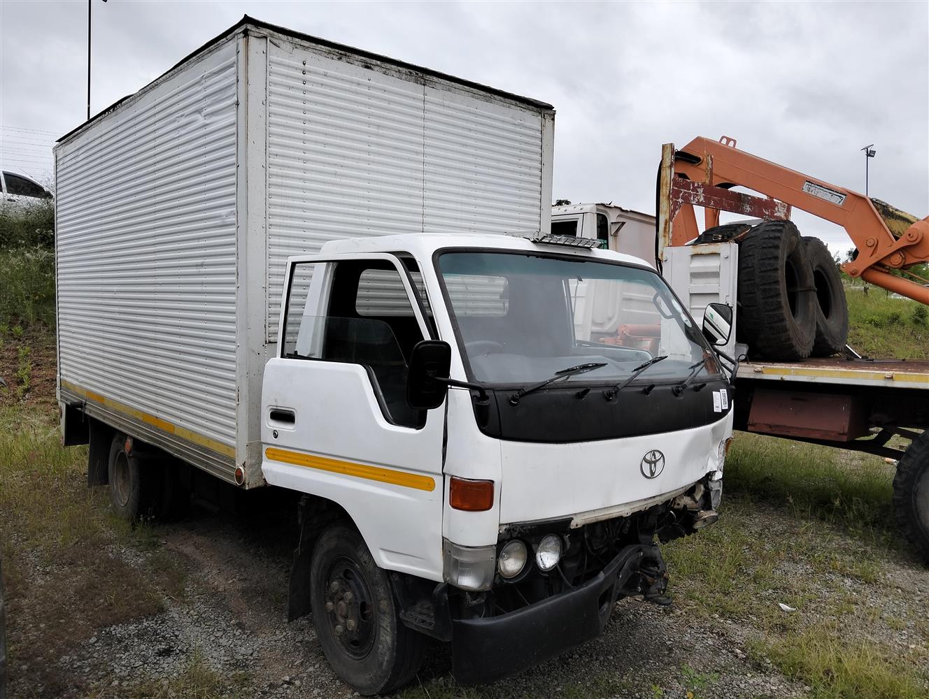 Auction Nation - TOYOTA DYNA 6-104 F/C C/C