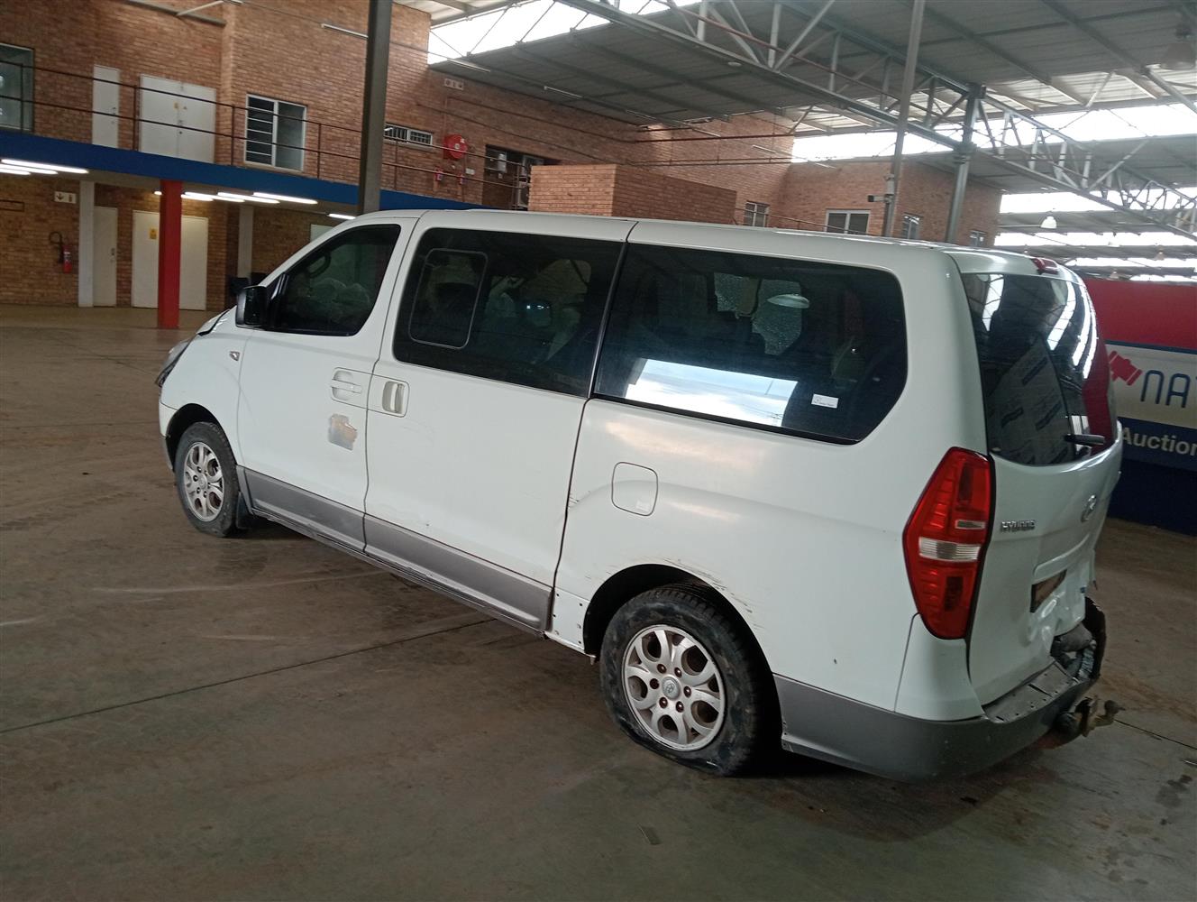 Auction Nation - HYUNDAI H-1