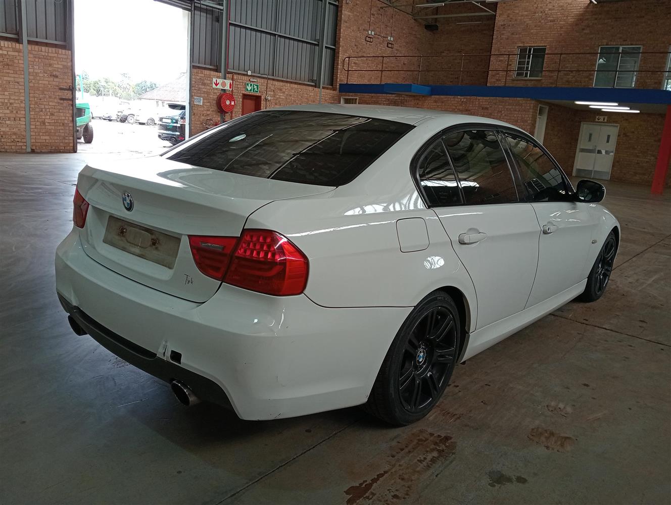 Auction Nation - BMW 320i