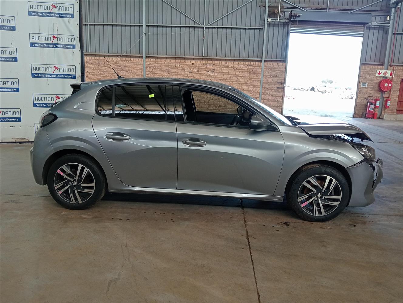 yugo. ジークレー Auction Nation - PEUGEOT 208
