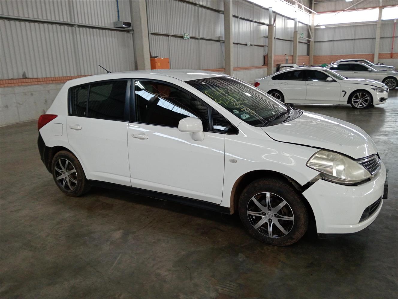 Tiida Front Auction Nation - NISSAN TIIDA 1.6 VISIA + 5Dr (H35)