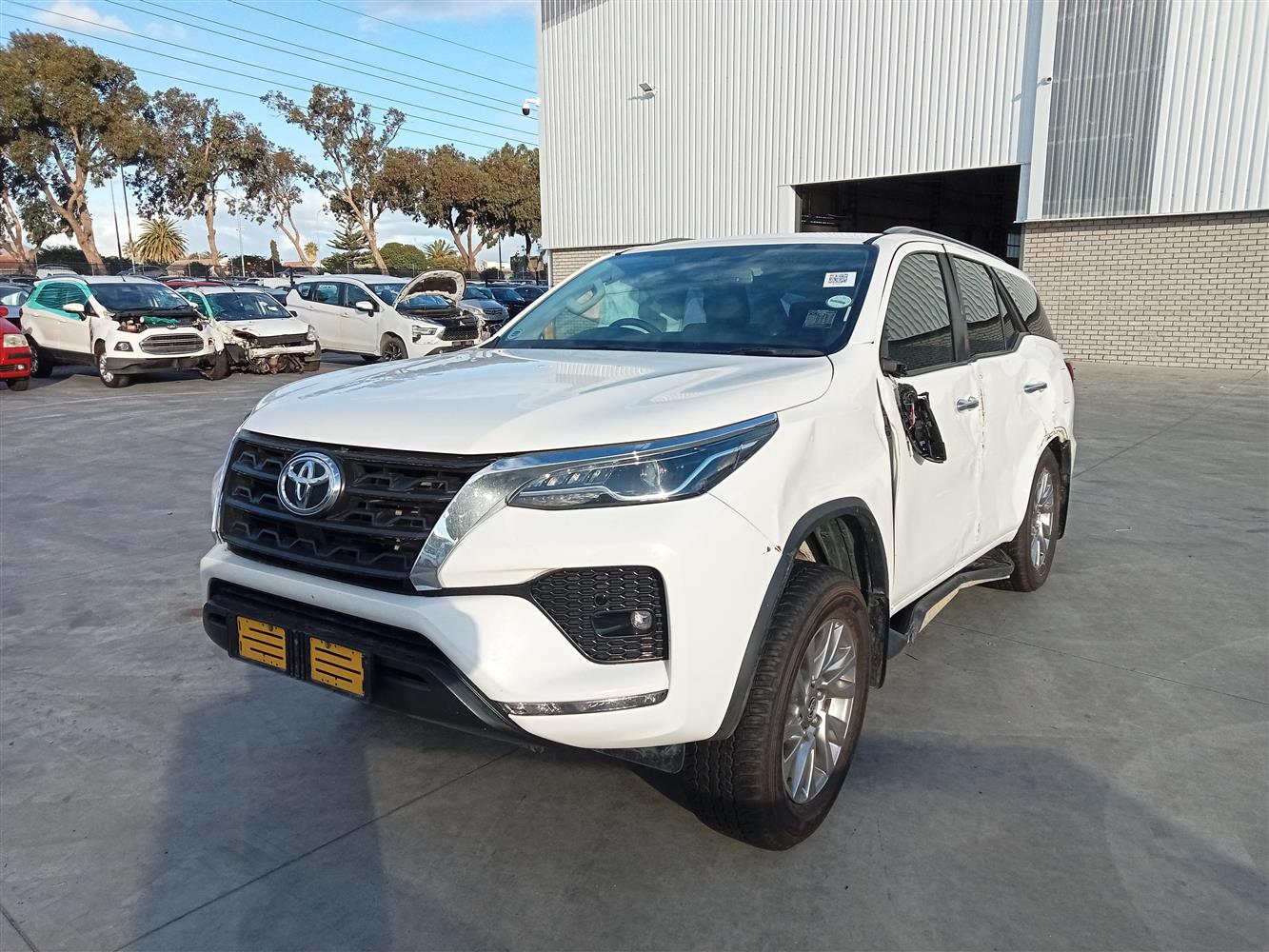 Triple fortune レース　ボンネット　ホワイト　白 Auction Nation - TOYOTA FORTUNER