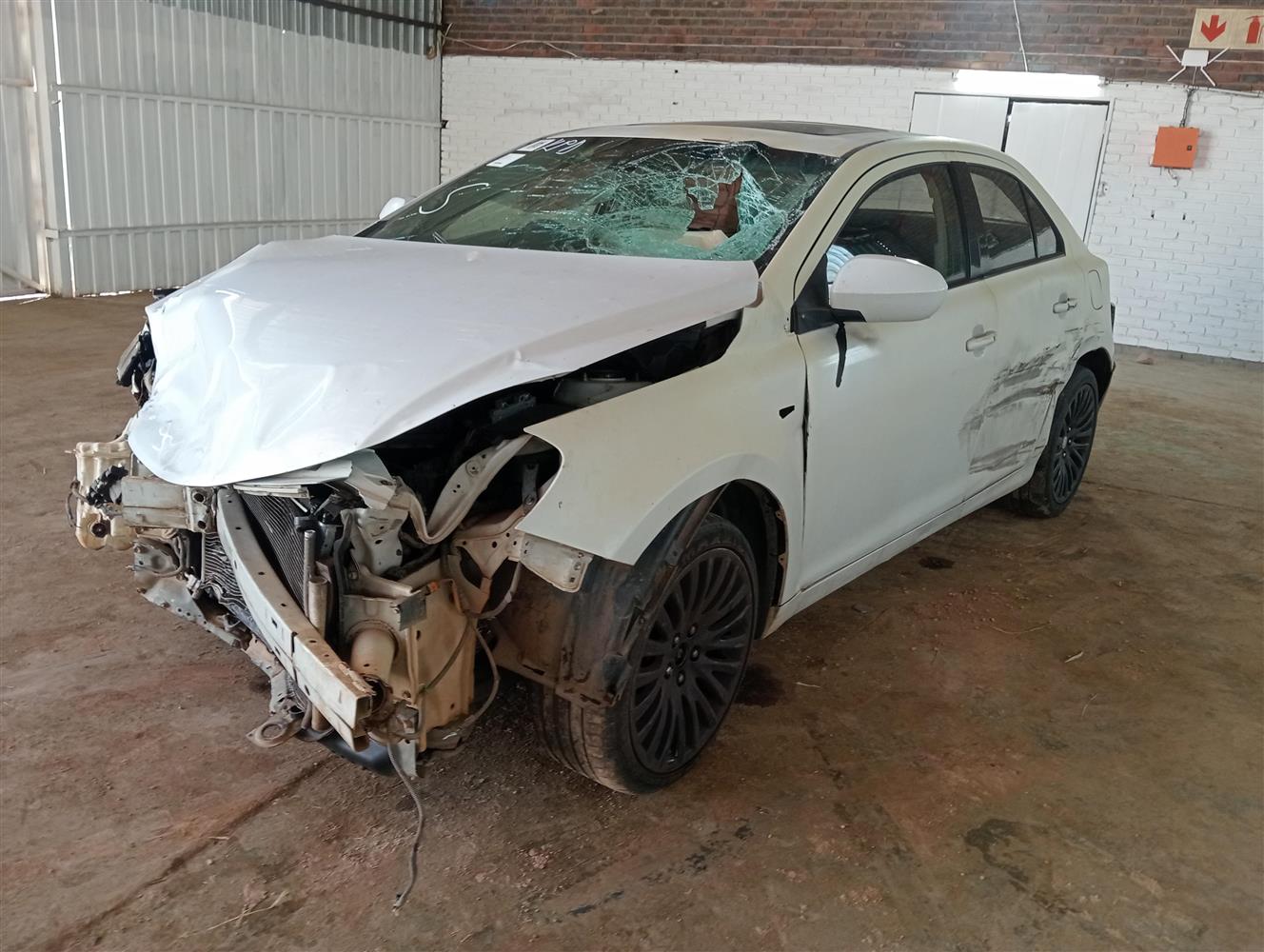 Auction Nation - SUZUKI KIZASHI 2.4 SDLX
