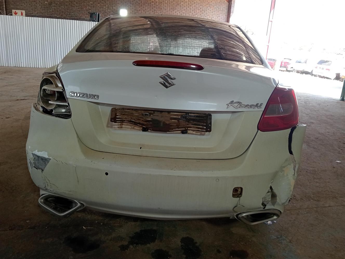 Auction Nation - SUZUKI KIZASHI 2.4 SDLX