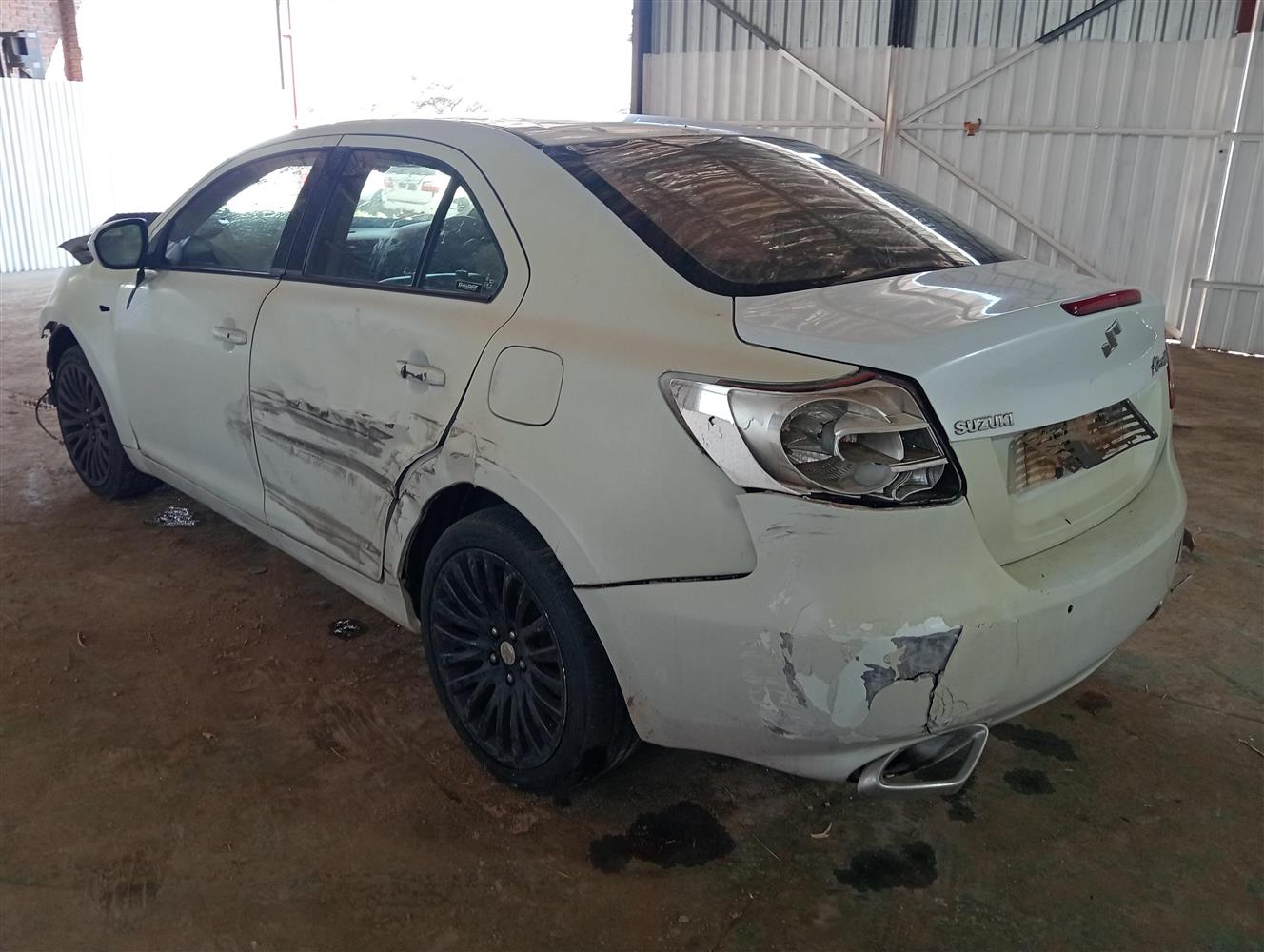 Auction Nation - SUZUKI KIZASHI 2.4 SDLX