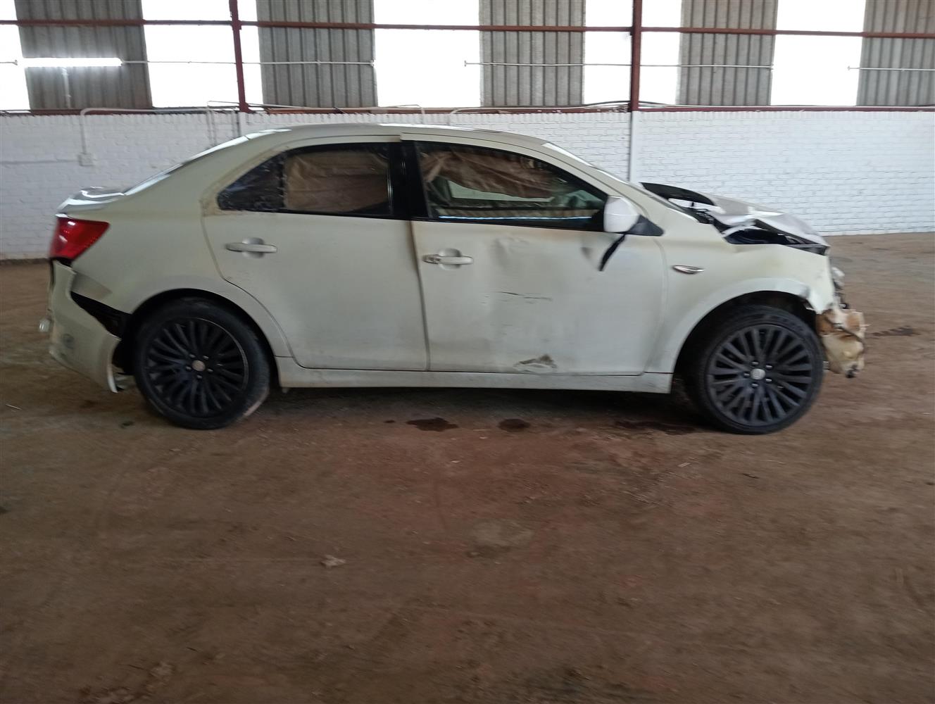 Auction Nation - SUZUKI KIZASHI 2.4 SDLX