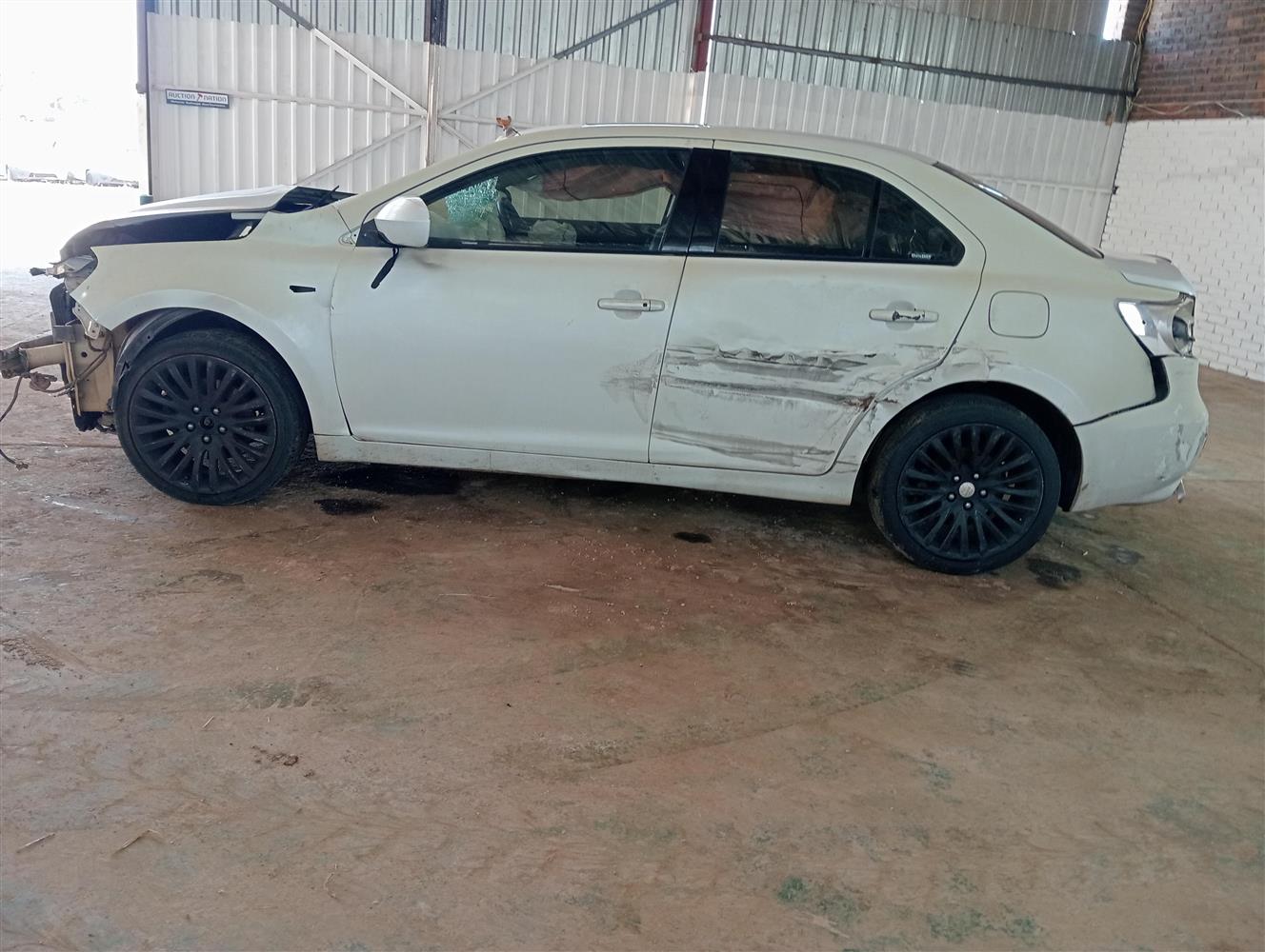 Auction Nation - SUZUKI KIZASHI 2.4 SDLX