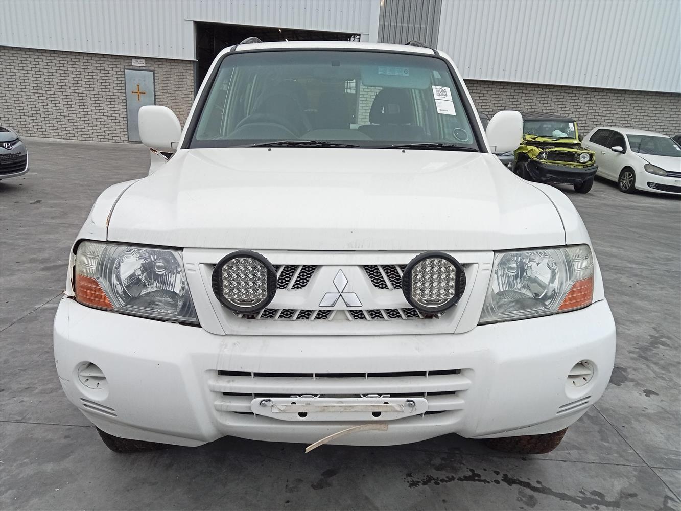 2005 MITSUBISHI PAJERO