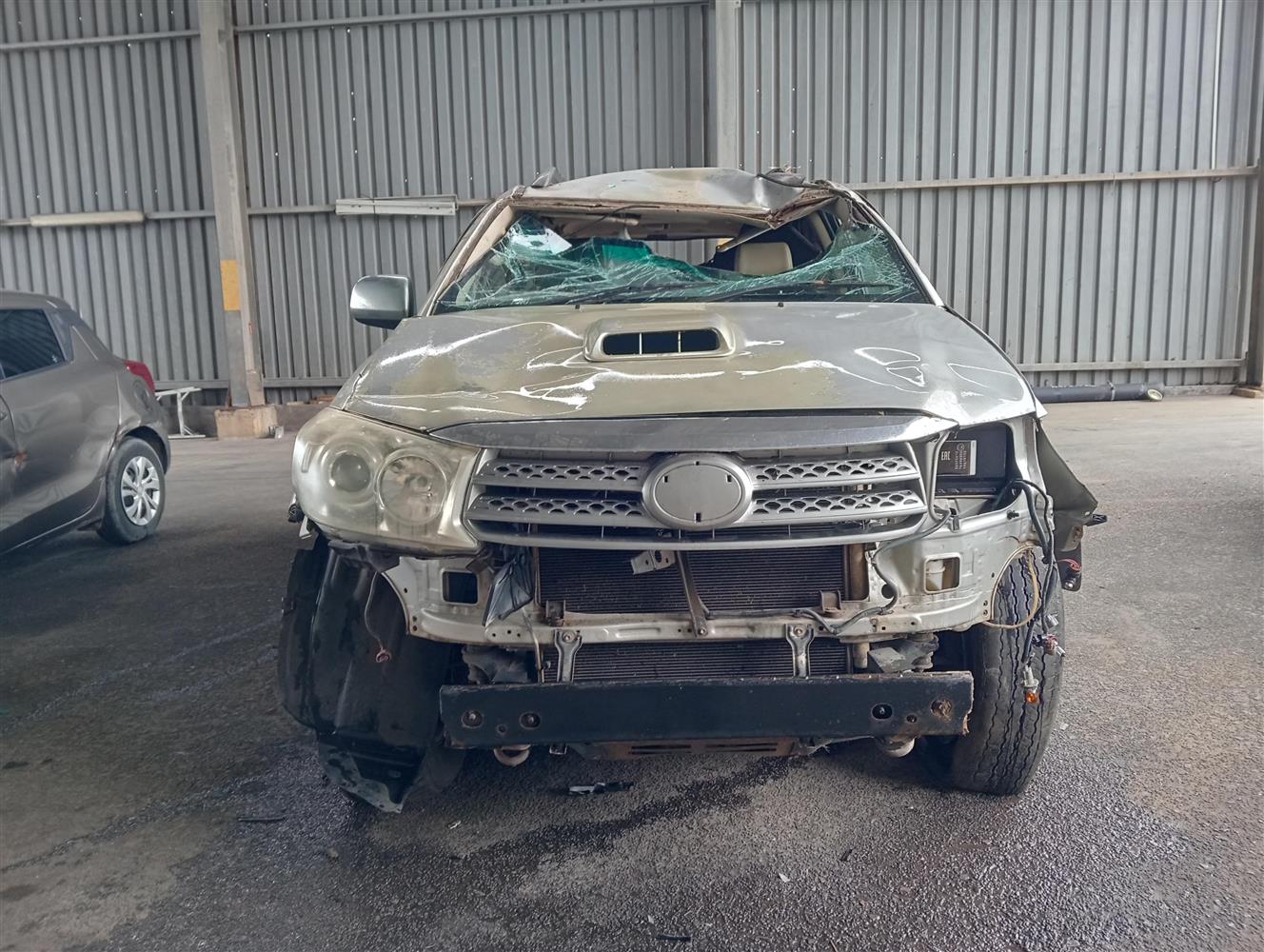 2011 TOYOTA FORTUNER 3.0D-4D R/B