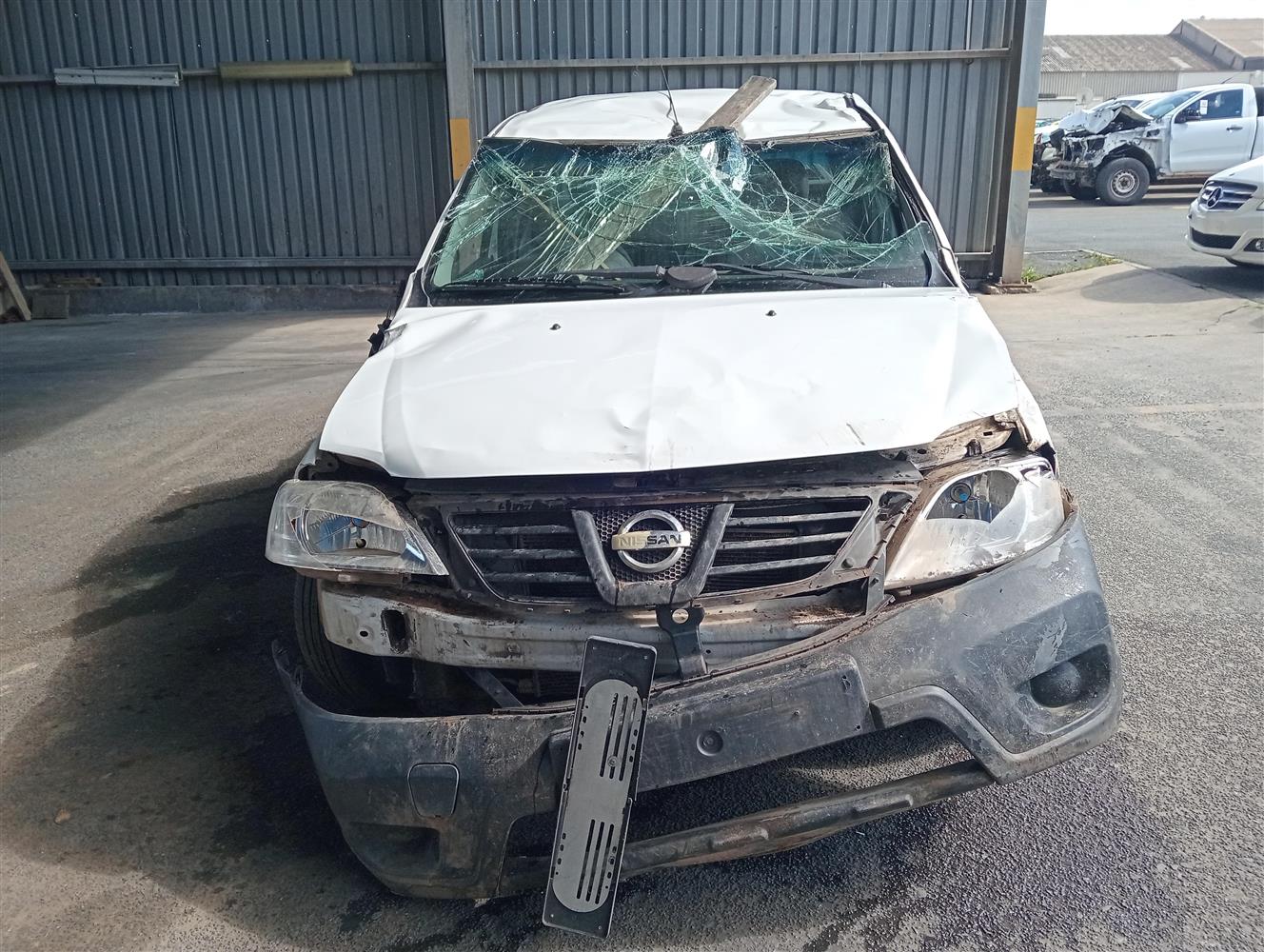 2021 NISSAN NP 200