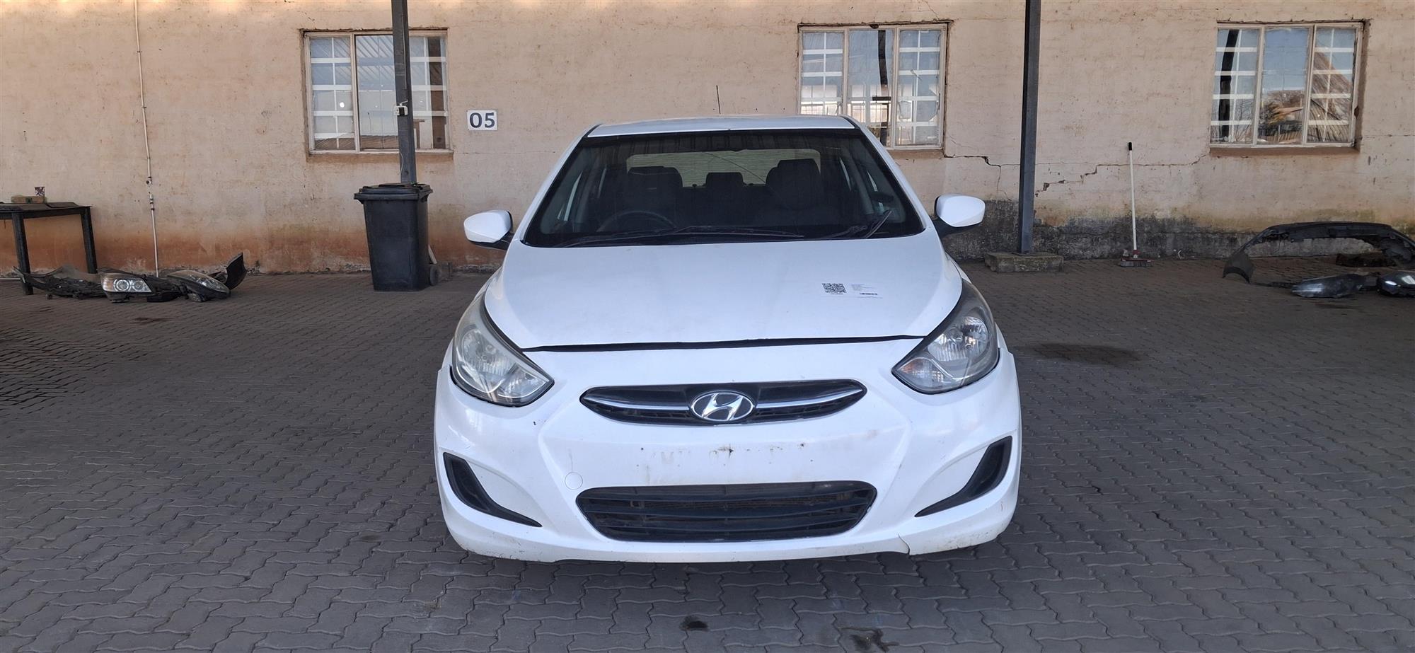 2015 HYUNDAI ACCENT 1.6 GL/MOTION