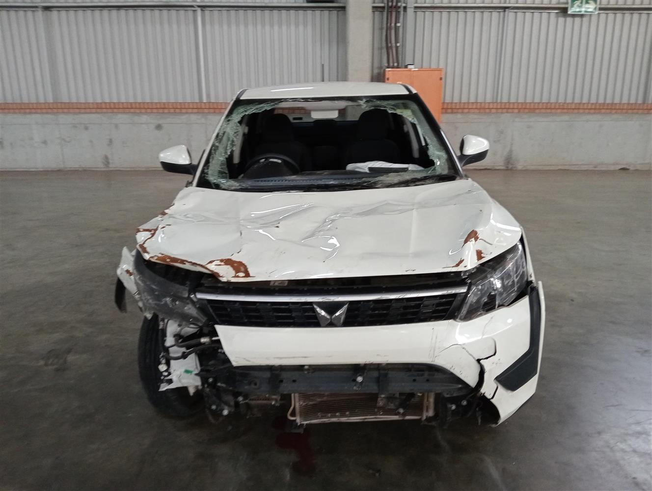 2024 MAHINDRA XUV300 1.2T SE (W4)