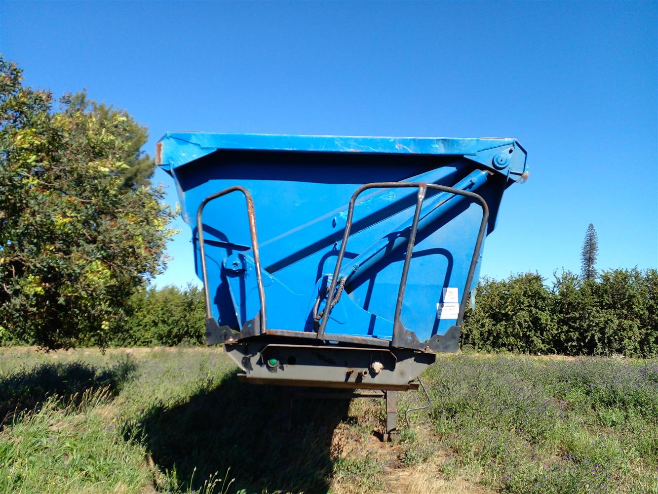 2011 SA TRUCK BODIES SIDE TIPPER