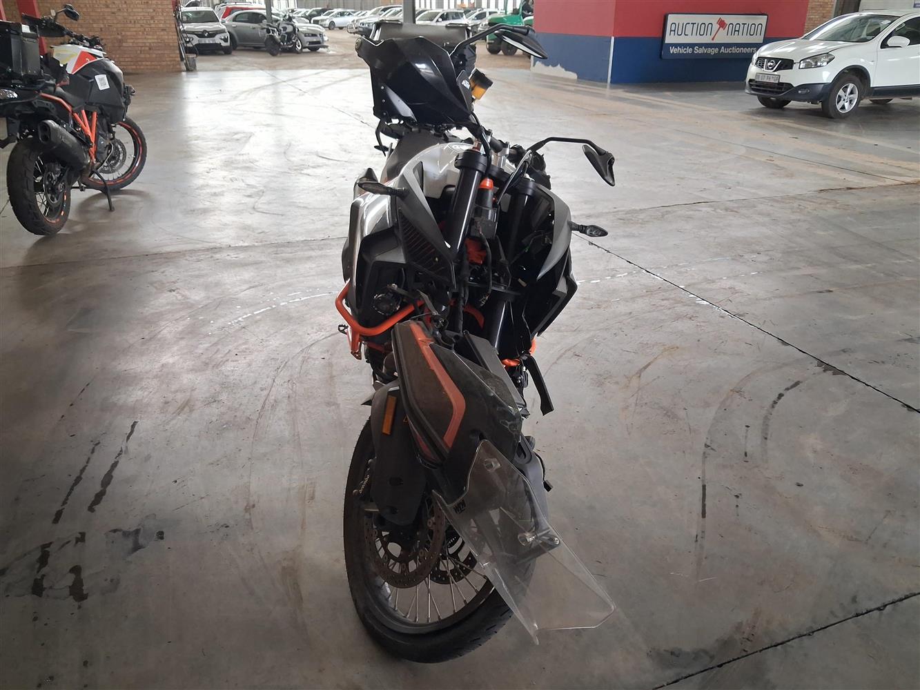 2022 KTM ADVENTURE