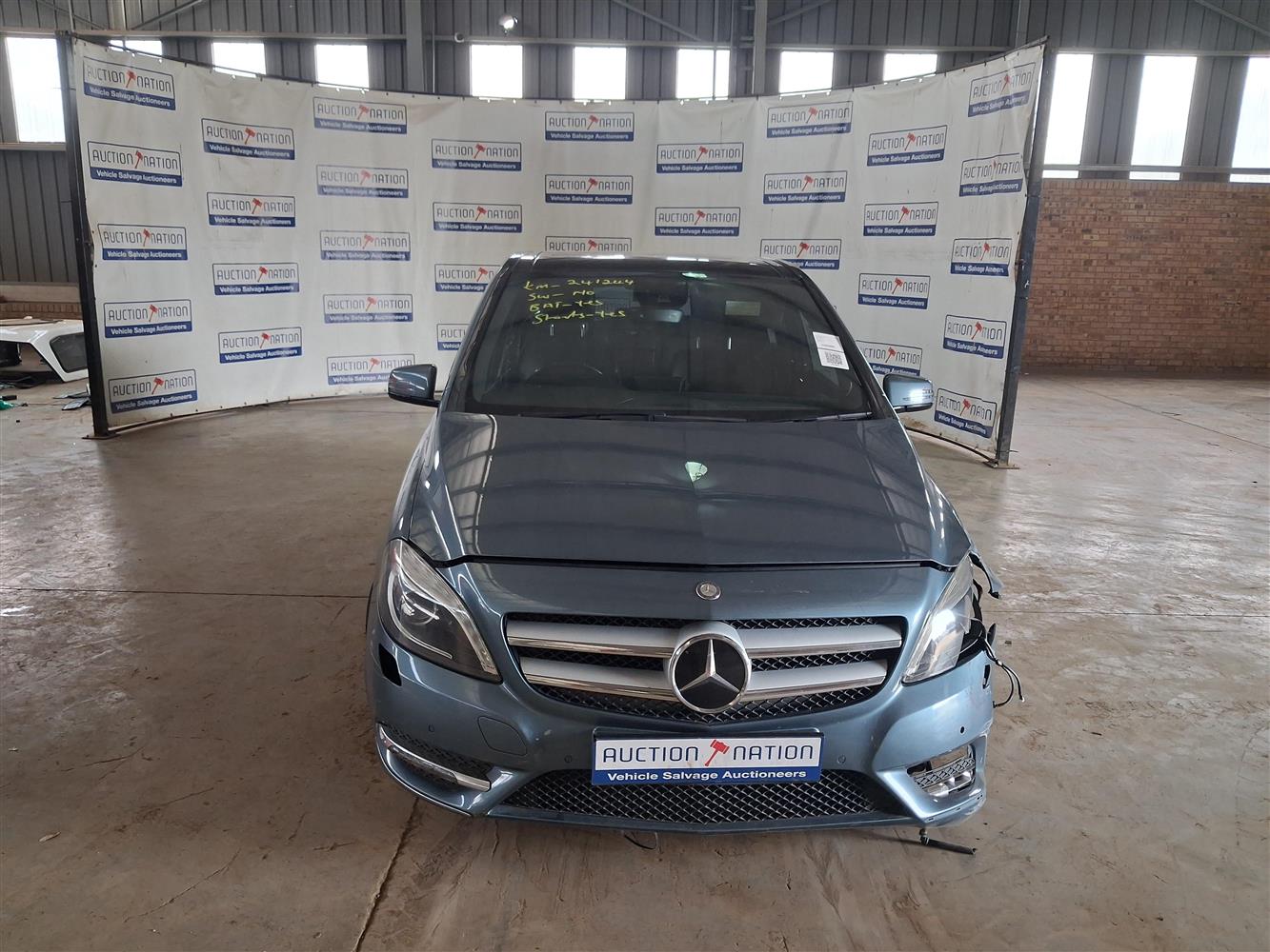 2013 MERCEDES-BENZ B180