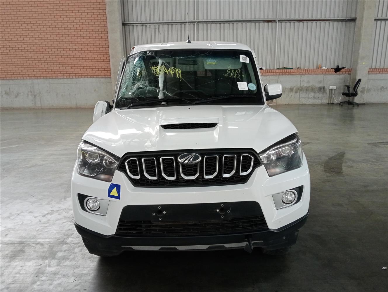 2025 MAHINDRA PIK UP
