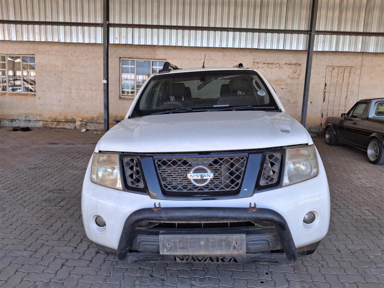2012 NISSAN NAVARA